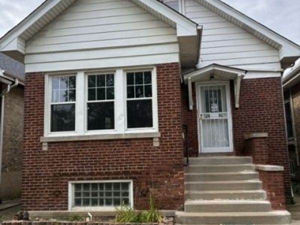 5041 W George Street , Chicago, IL 60641