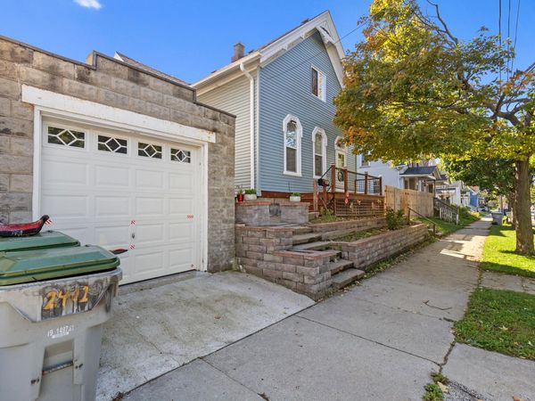 2401 W Grant St, Milwaukee, WI 53215