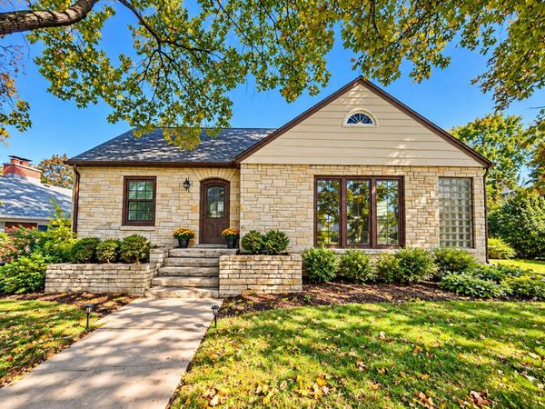 304 Oxford Rd, Waukesha, WI 53186