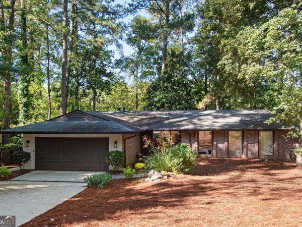 9270 N Lake Drive, Roswell, GA 30076