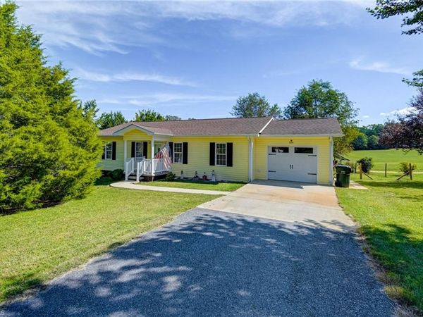 224 Tom Hunter Road , Pilot Mountain, NC 27041
