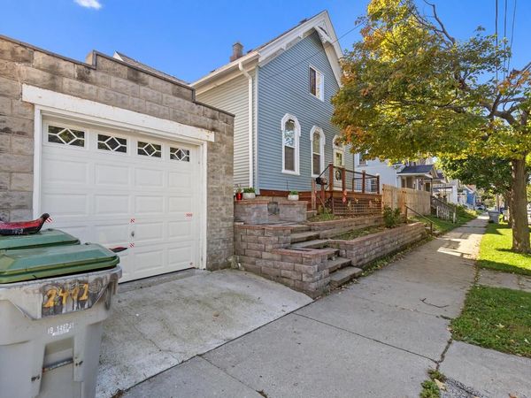 2401 W Grant STREET, Milwaukee, WI 53215