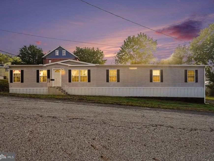 1700 E Grand Avenue, Tower City, PA 17980 Main Photo