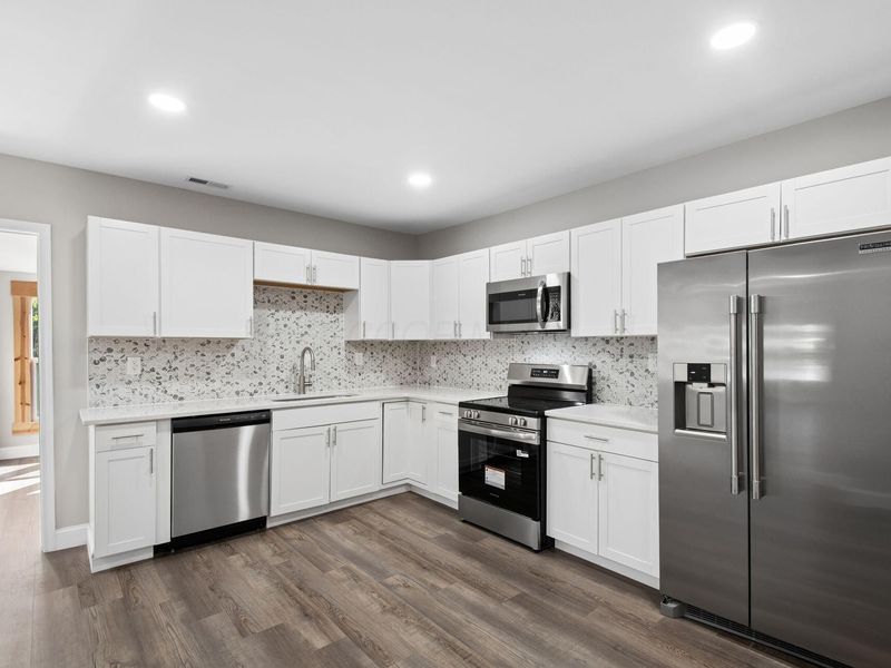 1052 Forest Street, Columbus, OH 43206 Photo 8