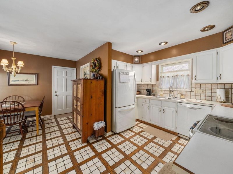2310 Concord Village Drive, Columbus, OH 43220 Photo 12