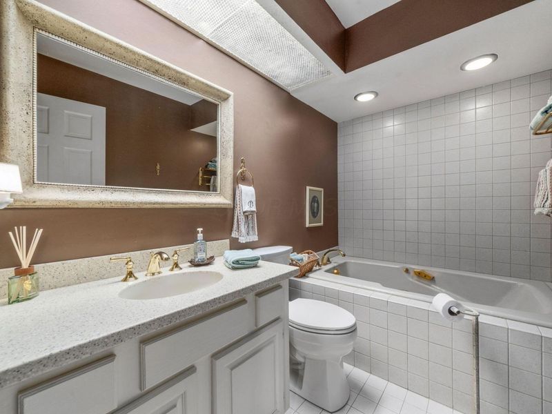 2310 Concord Village Drive, Columbus, OH 43220 Photo 17