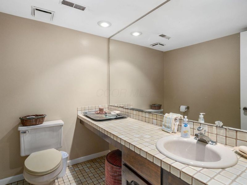 2310 Concord Village Drive, Columbus, OH 43220 Photo 27