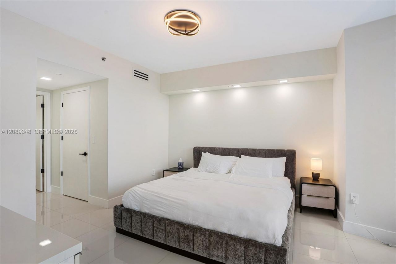 495 Brickell Ave, Unit 5005, Miami, FL 33131 Photo