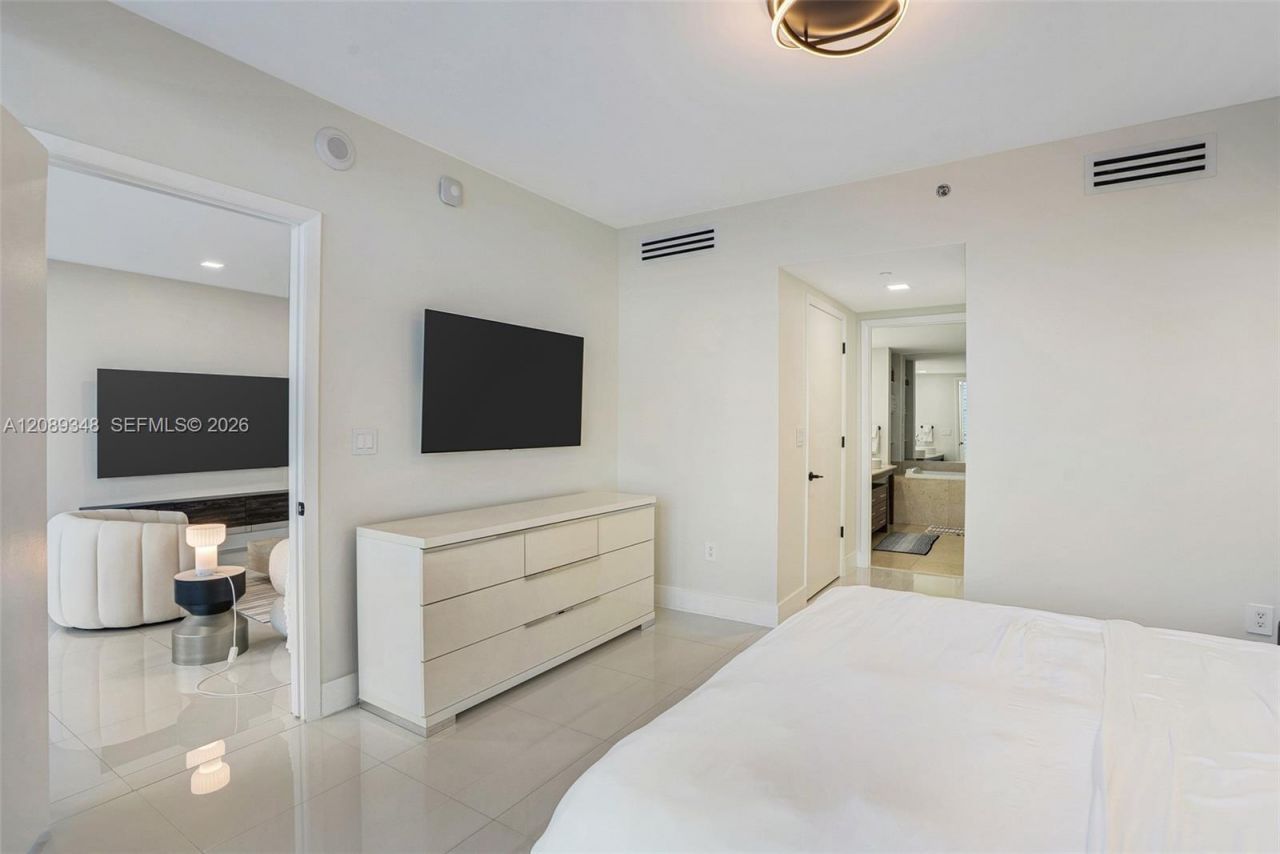 495 Brickell Ave, Unit 5005, Miami, FL 33131 Photo