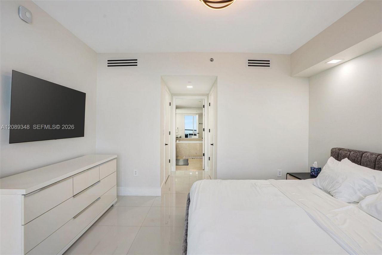 495 Brickell Ave, Unit 5005, Miami, FL 33131 Photo