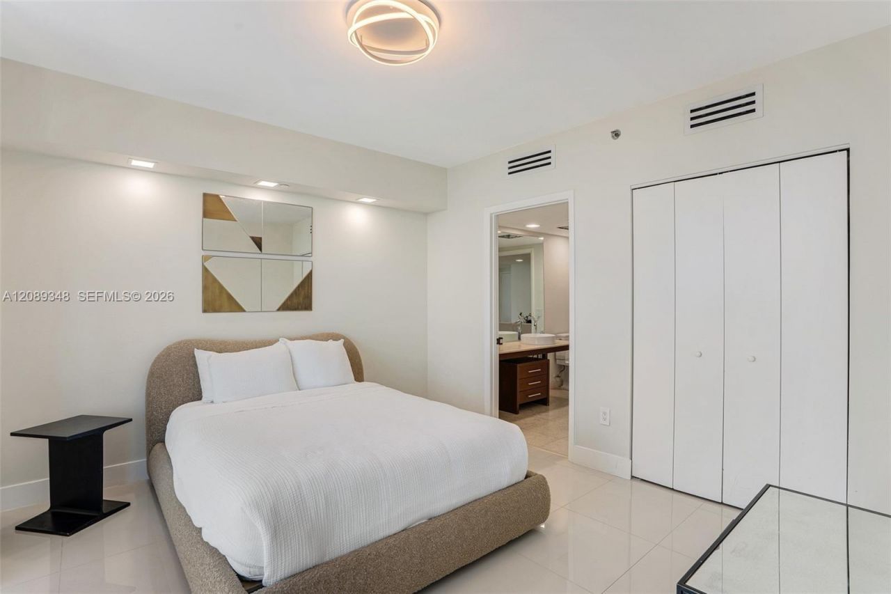495 Brickell Ave, Unit 5005, Miami, FL 33131 Photo