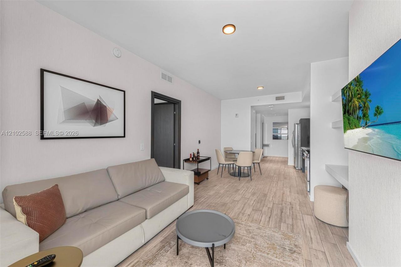 398 NE 5th St , Unit 1711, Miami, FL 33132 Photo