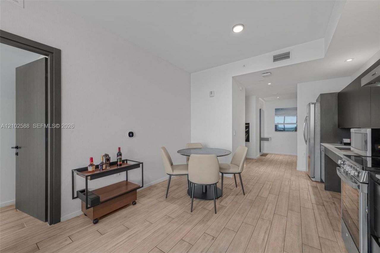 398 NE 5th St , Unit 1711, Miami, FL 33132 Photo