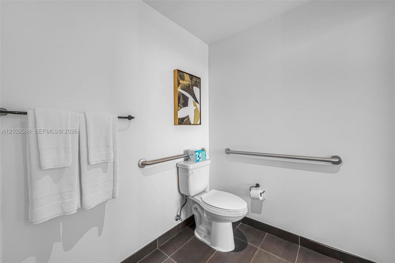 398 NE 5th St , Unit 1711, Miami, FL 33132 Photo