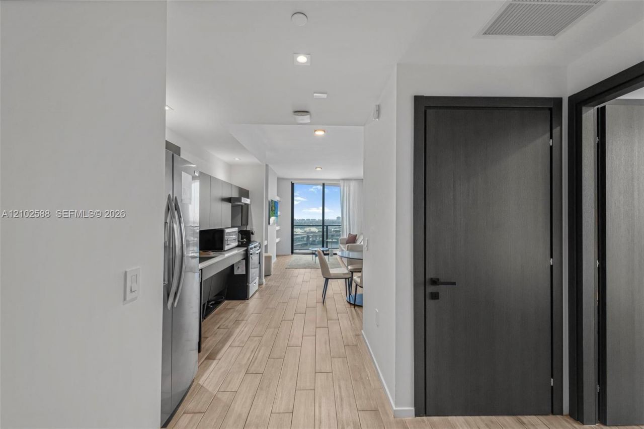 398 NE 5th St , Unit 1711, Miami, FL 33132 Photo