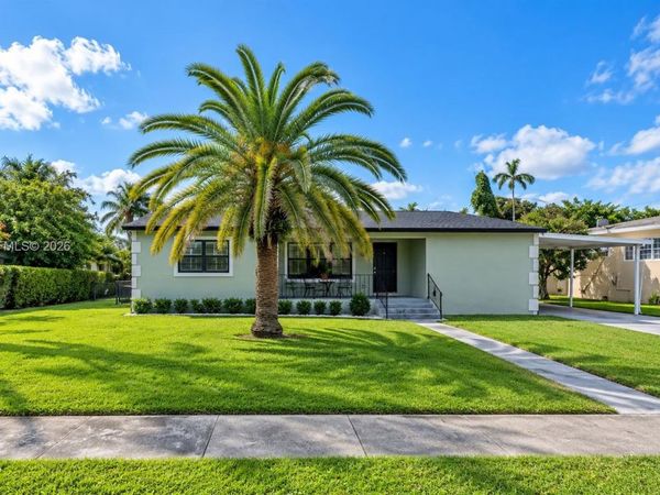 960 NW 89th St , Miami, FL 33150