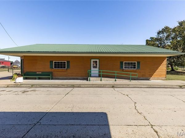 818 E Main Street , Bismarck, MO 63624
