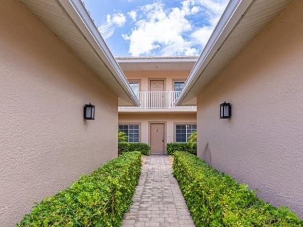 9113 Michael CIR , Unit 9, NAPLES, FL 34113