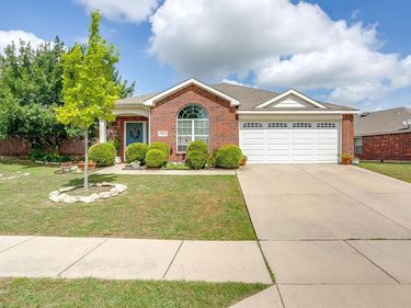 6220 Granite Creek Drive, Fort Worth, TX 76179
