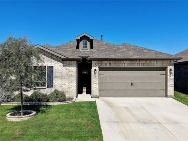304 Crowfoot Drive, Fort Worth, TX 76131