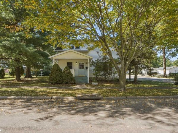 2001 S 14Th Street, Burlington, IA 52601