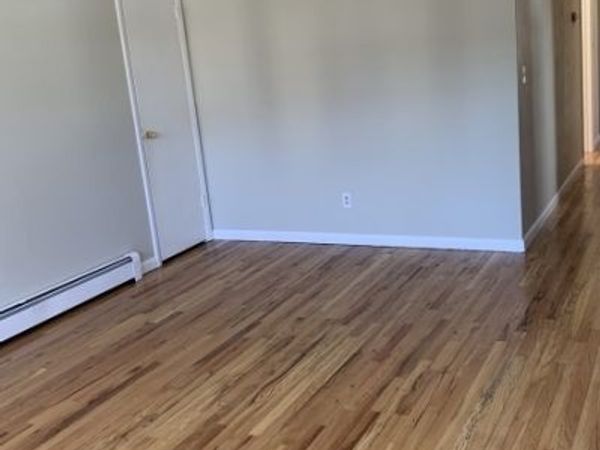 240 N 10Th St, Kenilworth, NJ 07033
