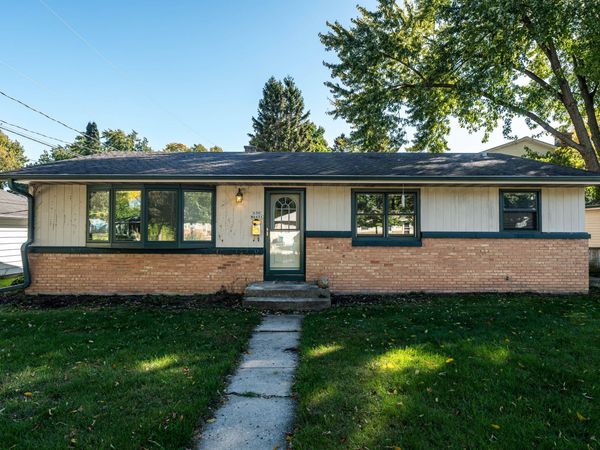 N39W6631 Jackson St, Cedarburg, WI 53012