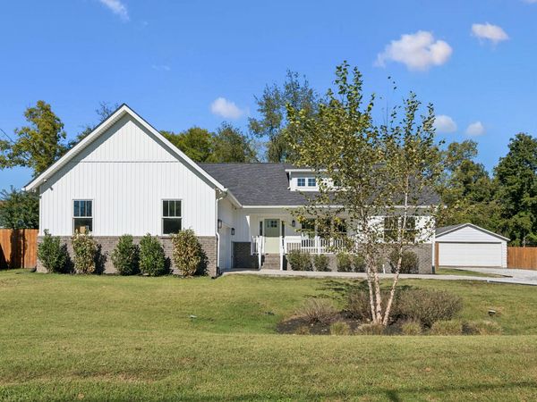 352 Bellevue Rd S, Nashville, TN 37221