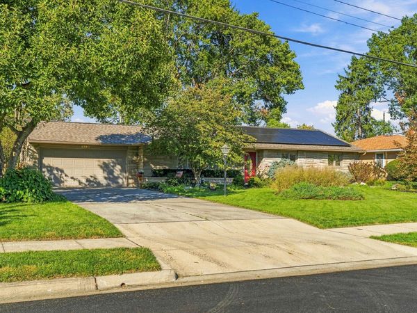 2290 Middlesex Road, Upper Arlington, OH 43220