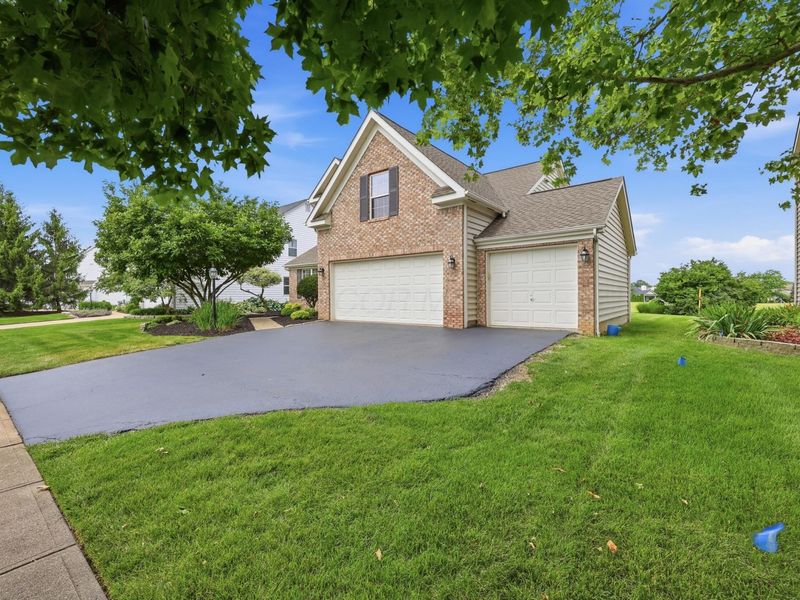 8164 Glenmore Drive, Powell, OH 43065 Photo 3