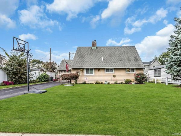 23 Summit Lane , Levittown, NY 11756