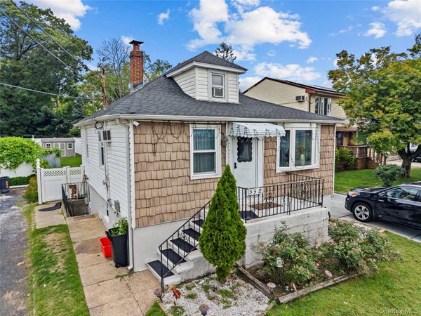 552 Kirkman Avenue , Elmont, NY 11003
