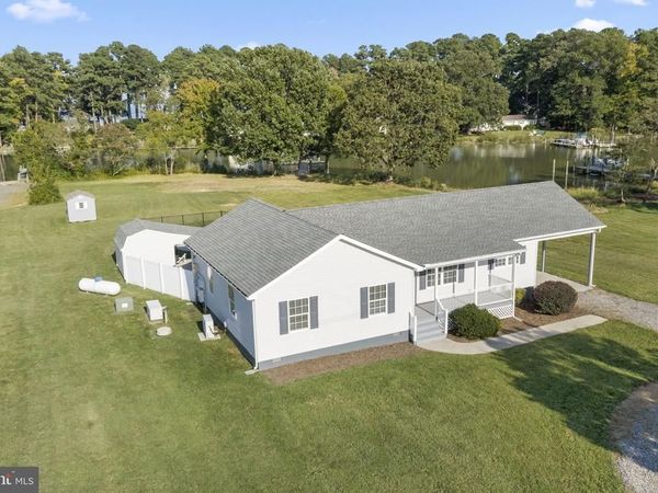 569 SAFE HARBOR LNDG, HAGUE, VA 22469