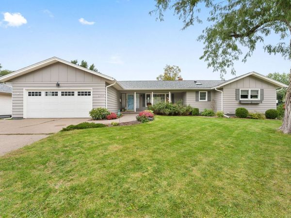 2708 E Hayes Street, Davenport, IA 52803