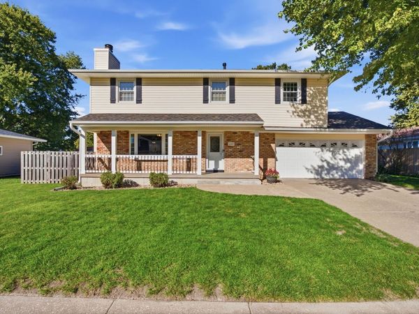 4480 Montclair Court , Bettendorf, IA 52722
