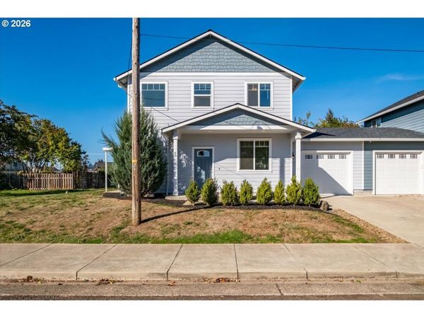 66 N 8TH ST, Lebanon, OR 97355