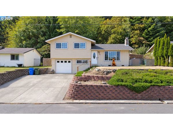 460 WESTMONT DR, Reedsport, OR 97467