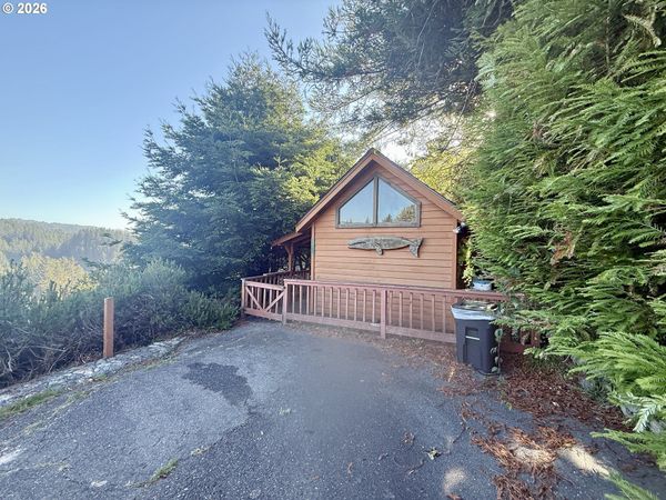 19921 WHALESHEAD RD, Unit OV-11, Brookings, OR 97415