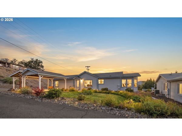 2003 DRY HOLLOW RD, The Dalles, OR 97058