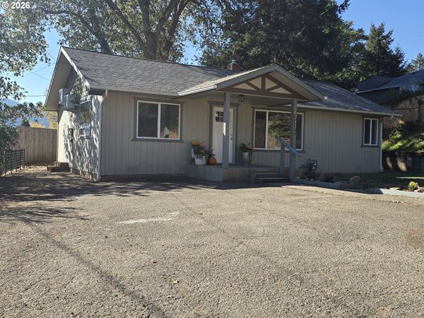 954 NE MADRONA DR, Myrtle Creek, OR 97457