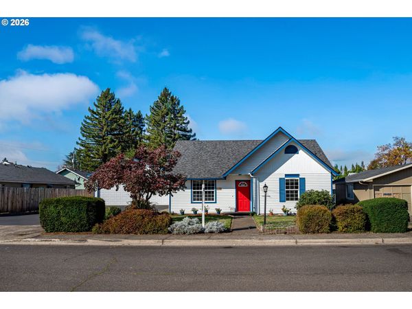 115 S 3RD ST, Creswell, OR 97426