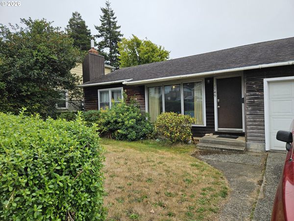 1749 JUNIPER AVE, Coos Bay, OR 97420