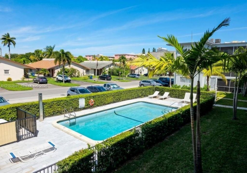 1100 NE 1st Ct , Unit 219, Hallandale Beach, FL 33009 Photo
