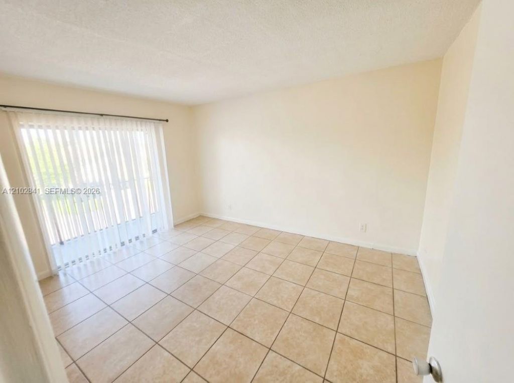 1100 NE 1st Ct , Unit 219, Hallandale Beach, FL 33009 Photo