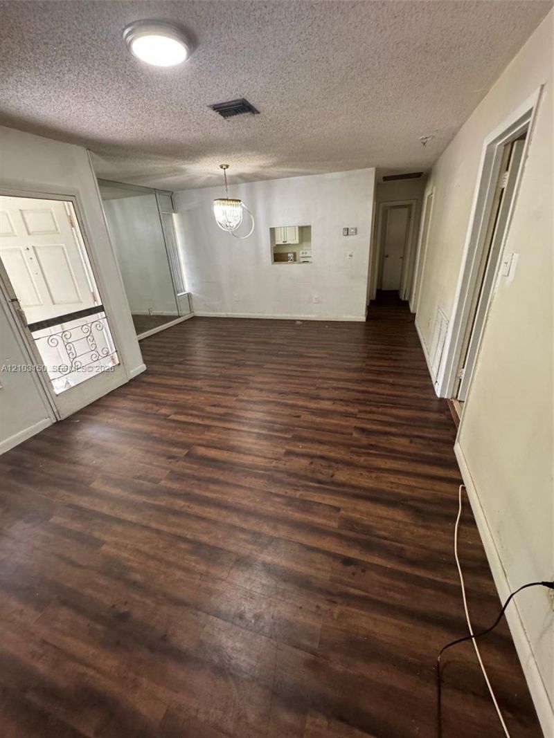 3033 NW 43rd Ave, Unit 102, Lauderdale Lakes, FL 33313 Photo