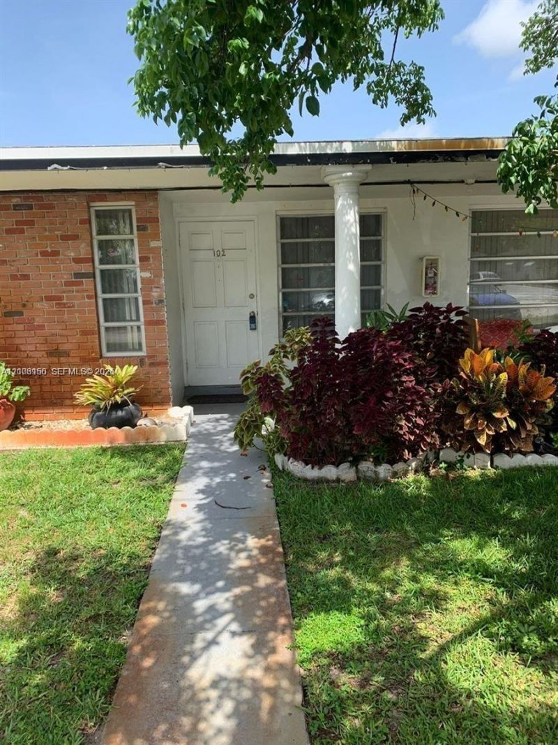 3033 NW 43rd Ave, Unit 102, Lauderdale Lakes, FL 33313 Photo