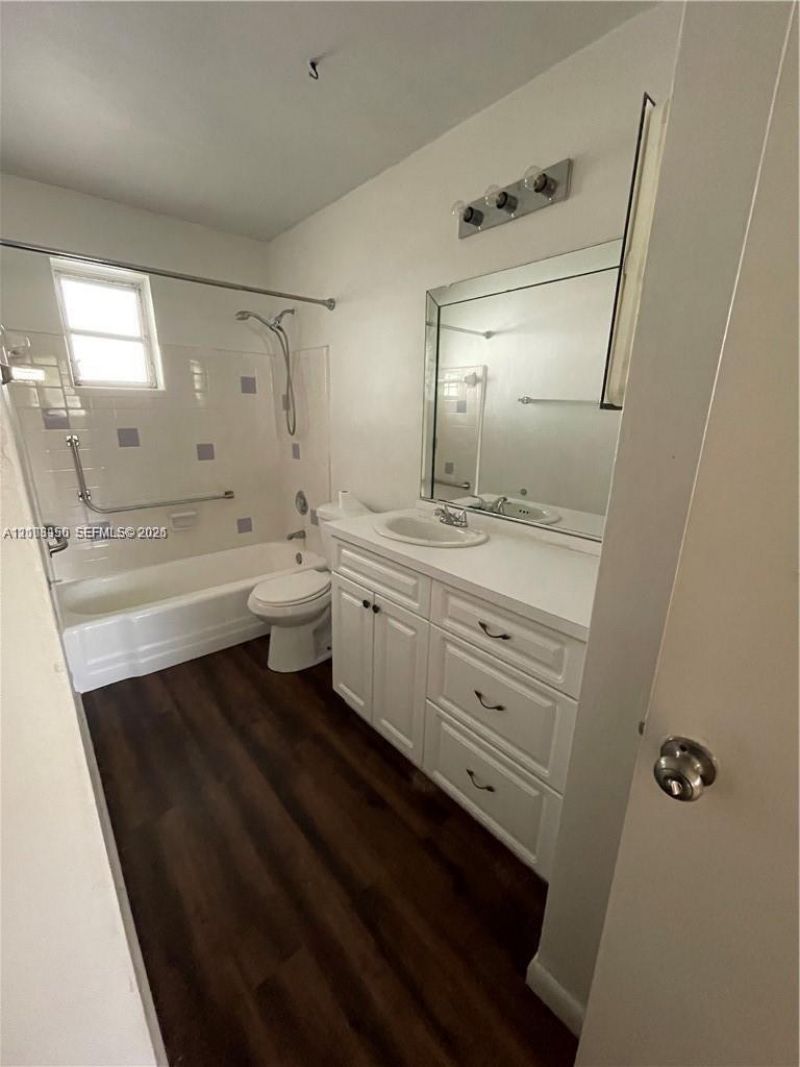 3033 NW 43rd Ave, Unit 102, Lauderdale Lakes, FL 33313 Photo