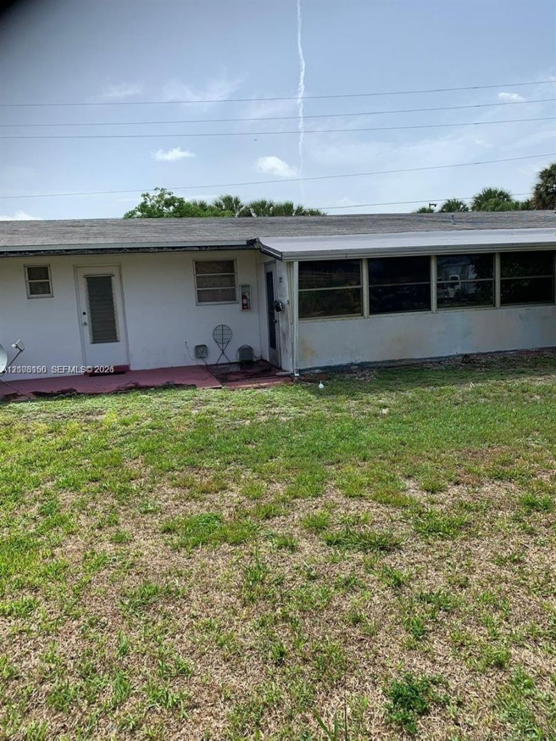 3033 NW 43rd Ave, Unit 102, Lauderdale Lakes, FL 33313 Photo