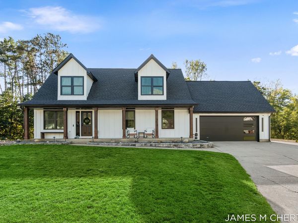 1250 Scott Creek Drive NE, Belmont, MI 49306