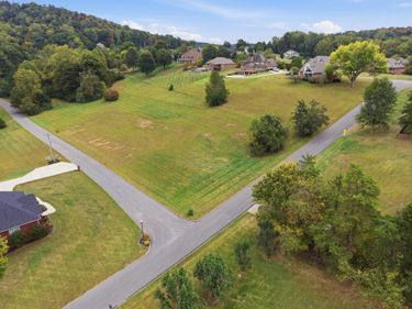 200 Woods Edge Drive, Somerset, KY 42503